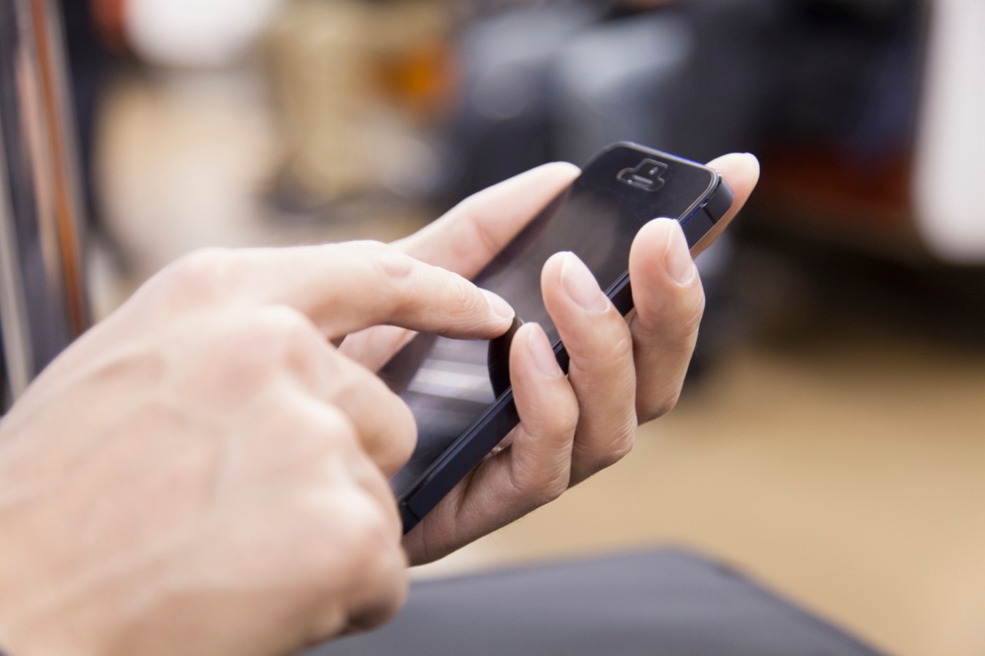 スマホから らくネット に新規会員登録する様子