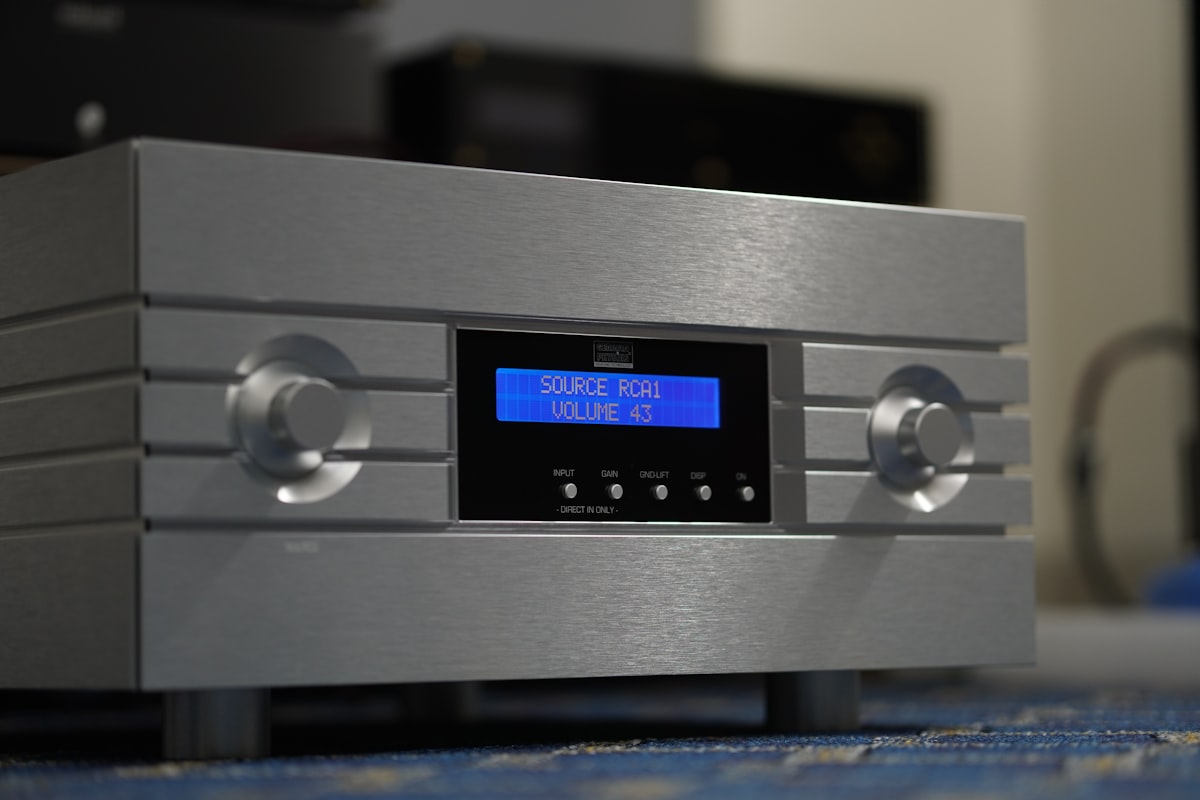 一体型音響機器のミニコンポ